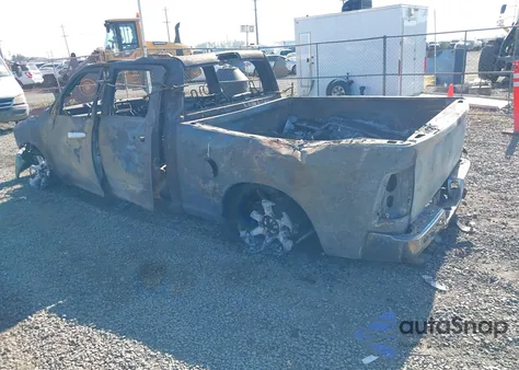 2017 Ram 1500 Laramie 4X4 6'4 Box z USA, uszkodzony, nr VIN 1C6RR7VT8HS721442